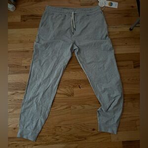 Vuori Gray Women’s Jogger Pants